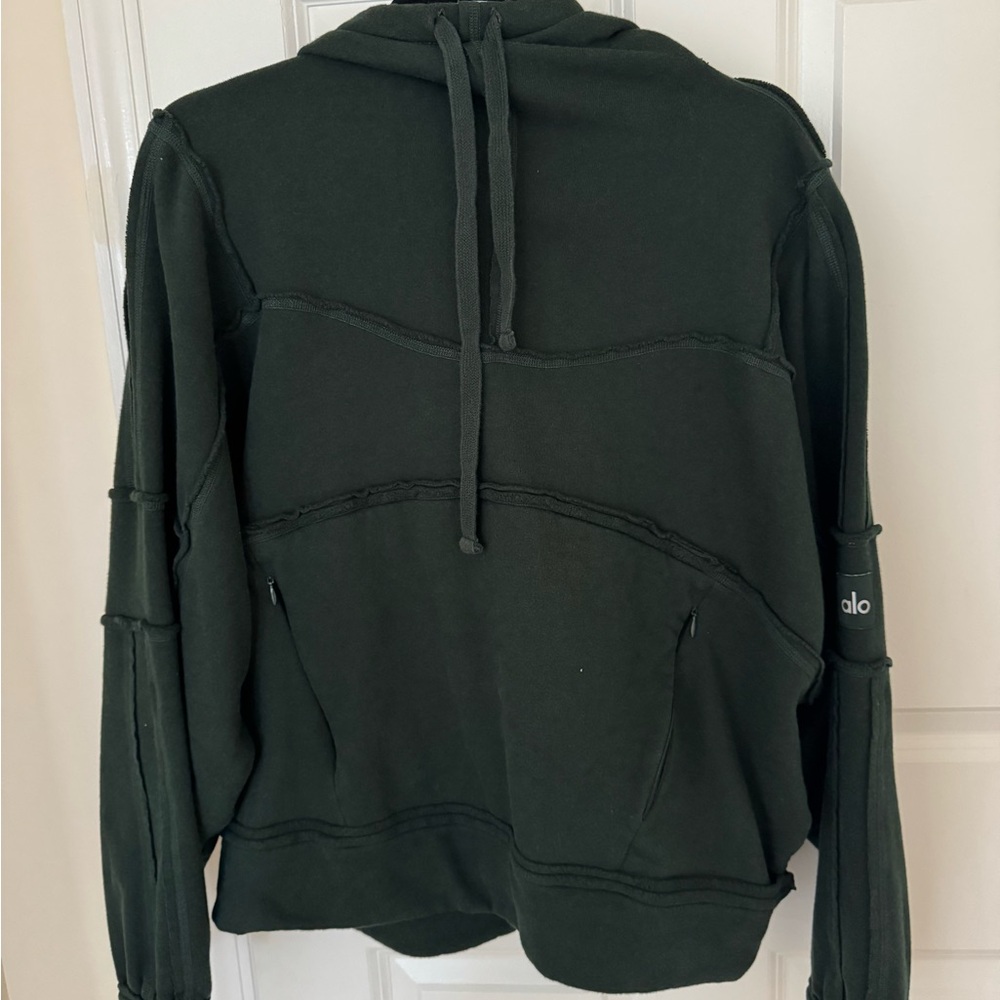 ALO Yoga Sweatshirt